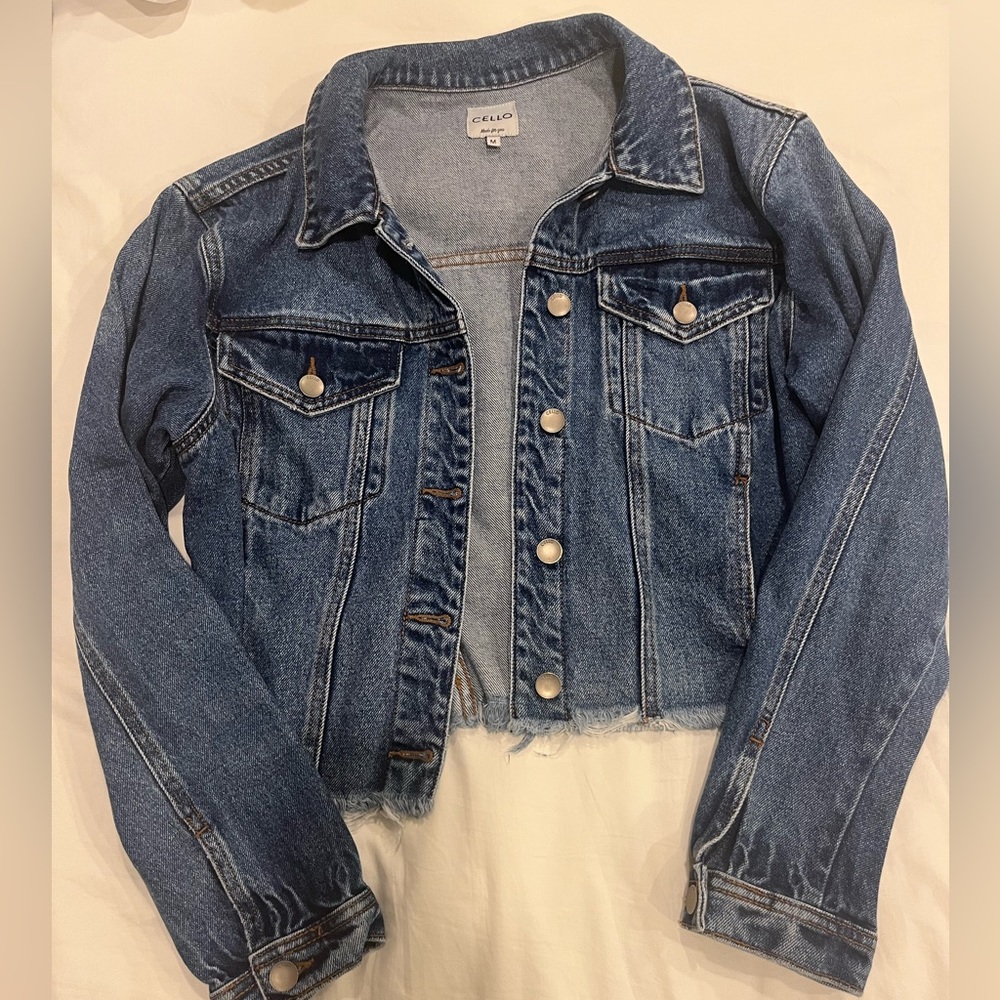 CELLO SLIGHTLY CROPPED DENIM JACKET